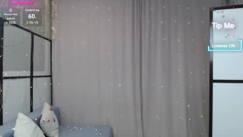 Lillian online show from February 12, 7:44 am