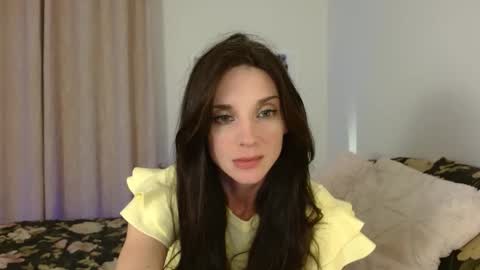 Snapshot of lillian_rose chatting on September 29, 3:27 am Lillian Rose online show from September 29, 3:27 am