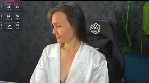 lillian_white1 online show from September 17, 12:58 am