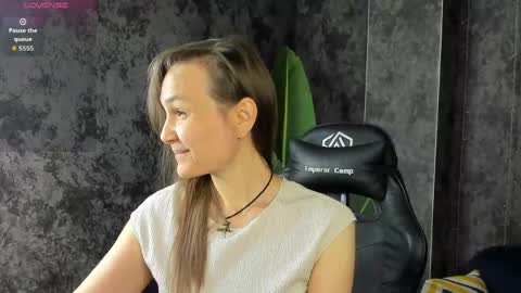 lillian_white1 online show from May 11, 1:12 am