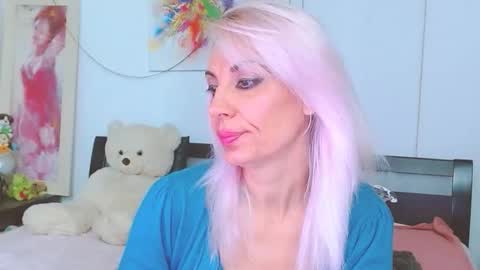 Lara online show from November 5, 5:42 am