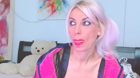 Lara online show from October 30, 4:02 am