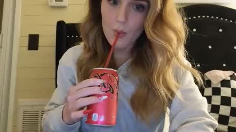 lilly_adams88 online show from May 6, 3:56 am