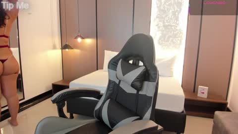 L I L L Y online show from September 13, 12:40 pm