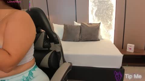 L I L L Y online show from September 17, 12:08 pm