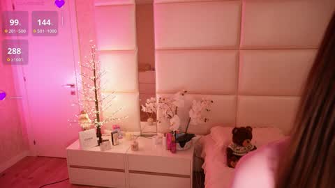 Lilly Colins online show from March 21, 8:13 pm