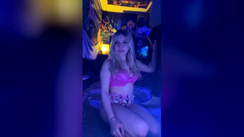lillycampbelll online show from April 20, 4:59 am