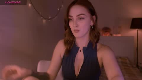 Snapshot of lillyfarey chatting on September 25, 4:36 pm LillyFarey online show from September 25, 4:36 pm