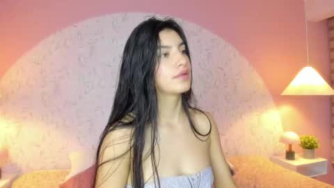 Lily  online show from May 21, 9:10 pm