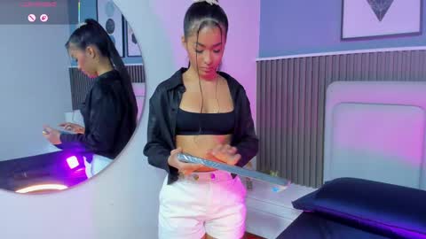 Snapshot of lily__star chatting on October 19, 4:17 am lily online show from October 19, 4:17 am