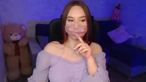 lily_baker_ online show from May 28, 7:50 am