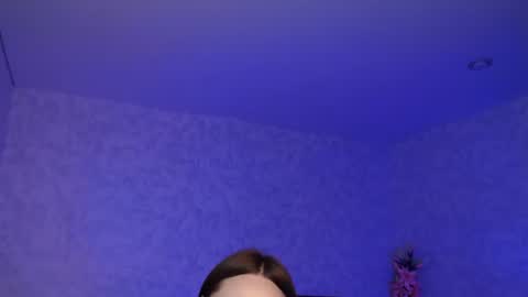 lily_baker_ online show from March 8, 6:12 pm