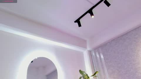 lily_cash1 online show from March 14, 1:26 pm