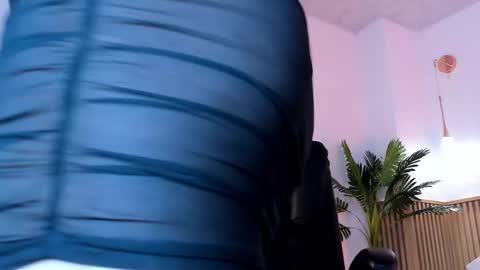 lily_cole27 online show from February 7, 12:08 pm