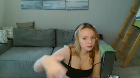 Lily dollyx online show from October 24, 10:16 am