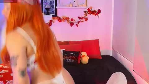 Snapshot of lily_evans_ chatting on October 22, 8:54 pm just lily online show from October 22, 8:54 pm