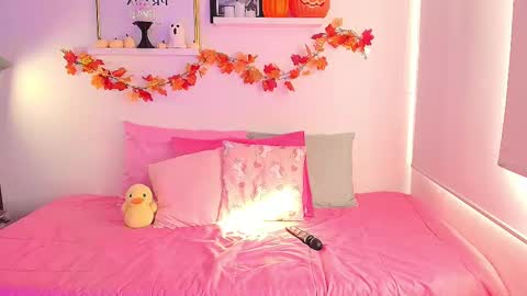 Snapshot of lily_evans_ chatting on October 2, 9:46 pm just lily online show from October 2, 9:46 pm