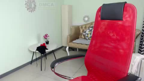 Snapshot of lily_flower7_ chatting on February 22, 12:51 pm Lily online show from February 22, 12:51 pm