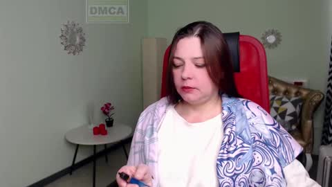 Snapshot of lily_flower7_ chatting on February 24, 8:27 am Lily online show from February 24, 8:27 am
