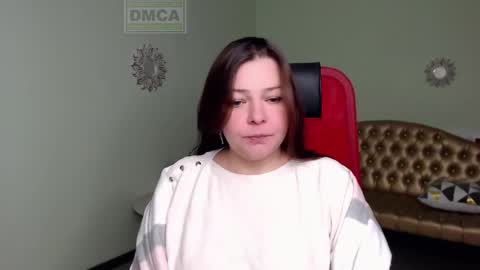 Snapshot of lily_flower7_ chatting on February 28, 4:32 am Lily online show from February 28, 4:32 am