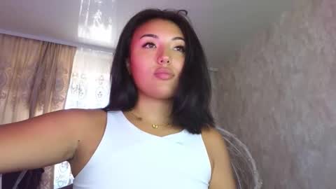 Lily online show from March 29, 2:19 pm