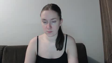 Snapshot of lily_love_x chatting on February 16, 12:08 am lily_love_x online show from February 16, 12:08 am