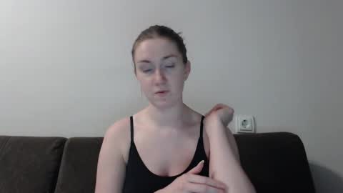 Snapshot of lily_love_x chatting on January 27, 11:43 pm lily_love_x online show from January 27, 11:43 pm