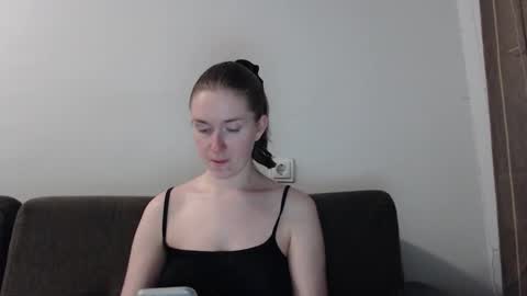 Snapshot of lily_love_x chatting on September 23, 10:05 pm lily_love_x online show from September 23, 10:05 pm