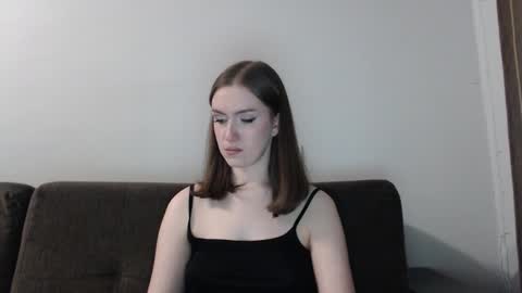 Snapshot of lily_love_x chatting on October 13, 11:29 pm lily_love_x online show from October 13, 11:29 pm
