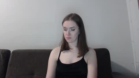 Snapshot of lily_love_x chatting on October 16, 10:19 pm lily_love_x online show from October 16, 10:19 pm