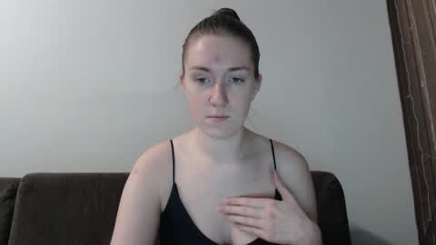 Snapshot of lily_love_x chatting on January 12, 3:07 am lily_love_x online show from January 12, 3:07 am
