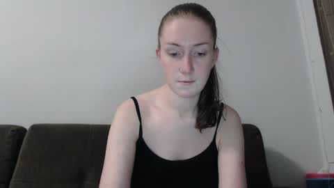 lily_love_x online show from April 9, 6:19 am