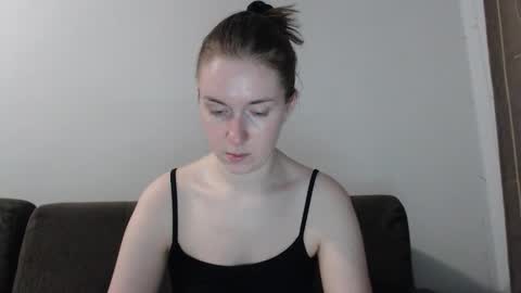 Snapshot of lily_love_x chatting on September 14, 5:32 am lily_love_x online show from September 14, 5:32 am