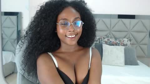 lily_mendoza online show from June 2, 9:06 pm