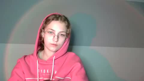 small lily online show from September 30, 7:19 am