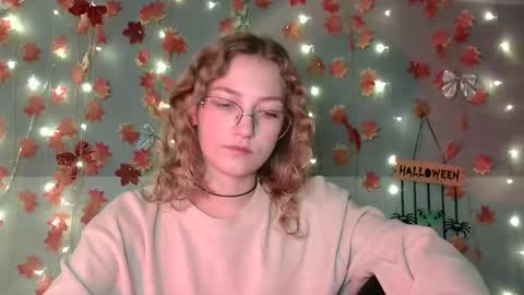 small lily online show from October 14, 1:14 pm