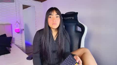 Snapshot of lily_waist chatting on October 4, 11:08 am lily_waist online show from October 4, 11:08 am