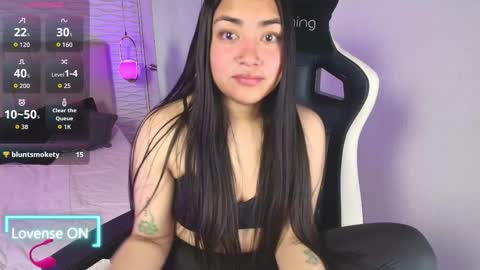Snapshot of lily_waist chatting on October 17, 11:47 am lily_waist online show from October 17, 11:47 am
