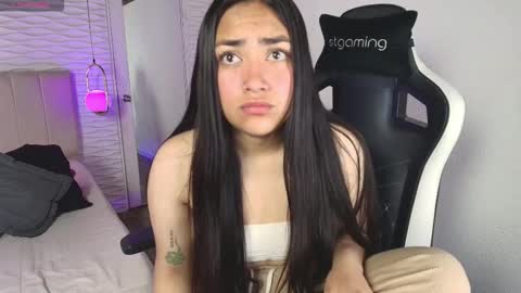 Snapshot of lily_waist chatting on October 16, 11:43 am lily_waist online show from October 16, 11:43 am