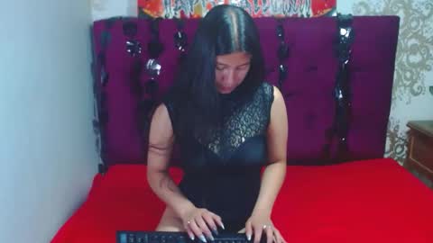 Snapshot of lilyevansxx chatting on October 17, 6:12 pm Lily online show from October 17, 6:12 pm