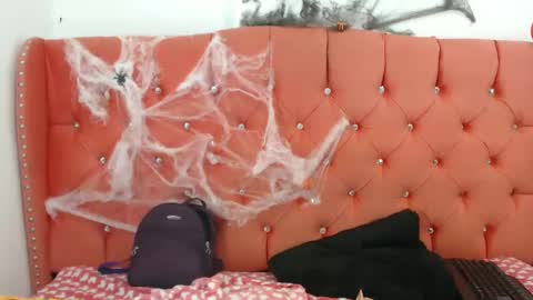 lilyjamesx online show from October 9, 5:29 pm