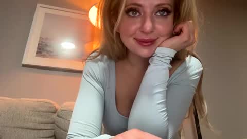 LilyMae online show from December 12, 9:48 pm