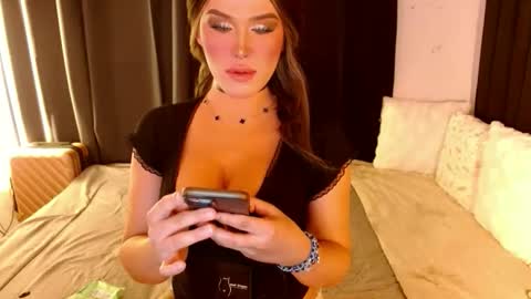 Snapshot of lilymonstercock chatting on October 10, 2:28 am IM YOUR TRUE GODESS Lilymonstercock online show from October 10, 2:28 am