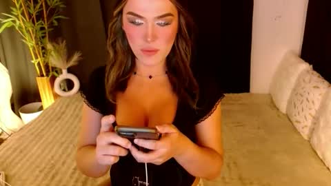 Snapshot of lilymonstercock chatting on October 13, 4:36 am IM YOUR TRUE GODESS Lilymonstercock online show from October 13, 4:36 am