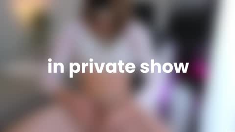 Lily Reina online show from May 12, 6:06 pm