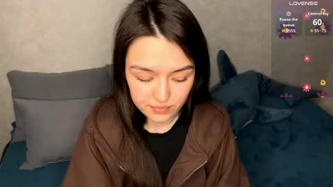 Lily online show from April 4, 6:26 pm