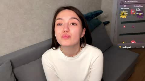 Lily online show from April 7, 5:15 pm