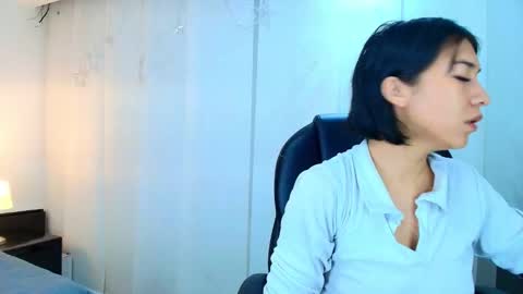  Lina Bedoya  online show from February 20, 11:56 am