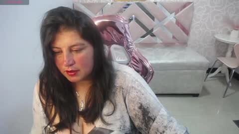 lina_ch1 online show from April 6, 8:43 pm