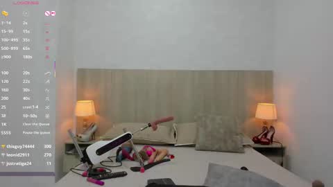 Snapshot of lina_garcia chatting on March 8, 2:40 pm online show from March 8, 2:40 pm